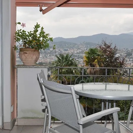 Appartamento Mit Pool Am Monte Bré