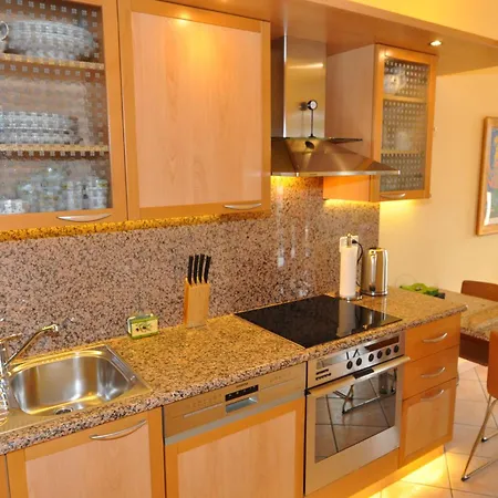 Mit Pool Am Monte Bré