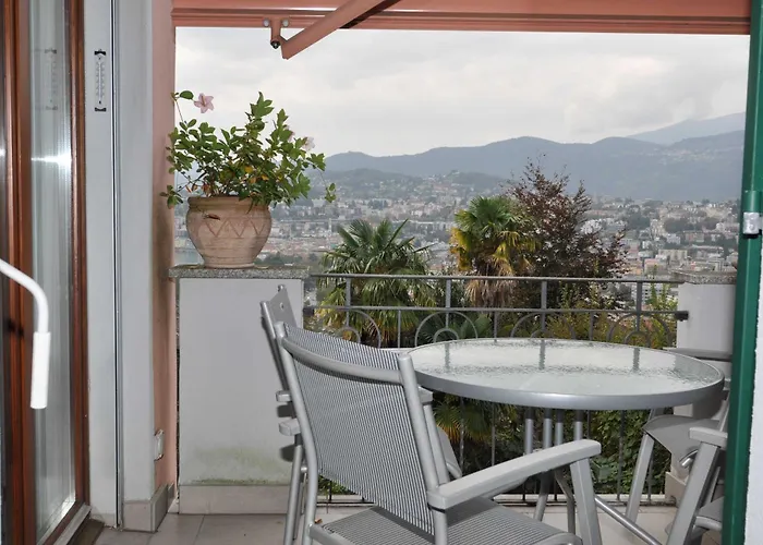 Appartement Mit Pool Am Monte Bré