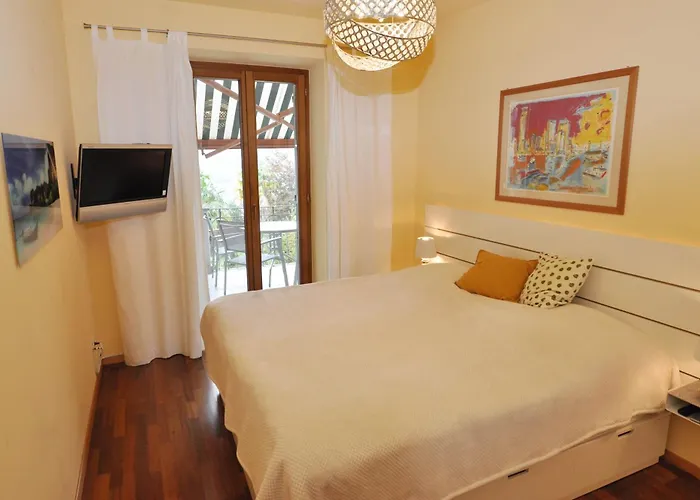 Mit Pool Am Monte Bré Appartement