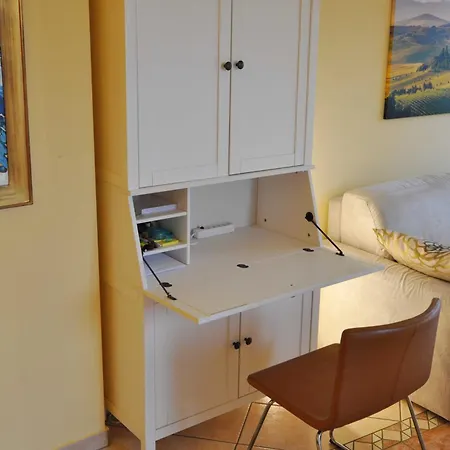 Mit Pool Am Monte Bre Daire