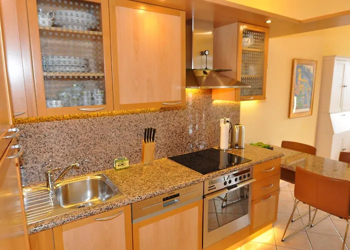 Mit Pool Am Monte Bre